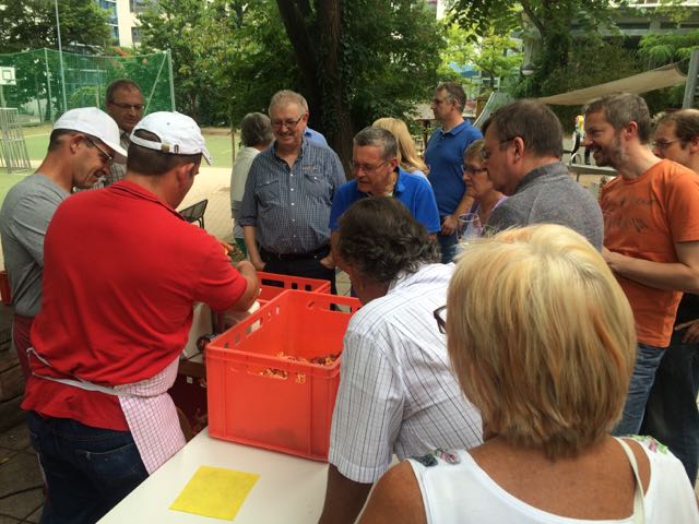 2015 Slow Food Stuttgart Sommerfest mit frisch gemachten Würsten